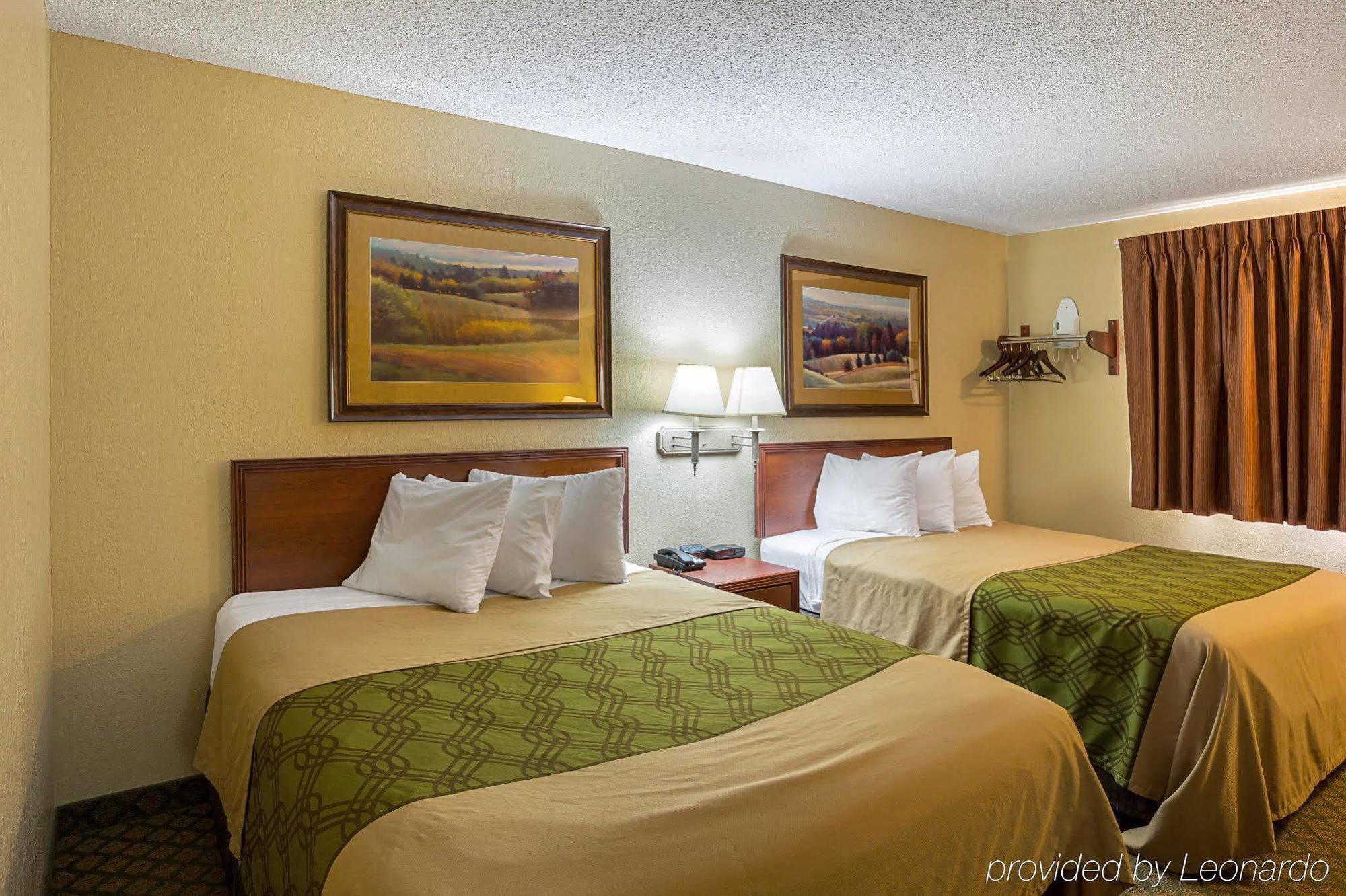 Rodeway Inn & Suites Карни Экстерьер фото