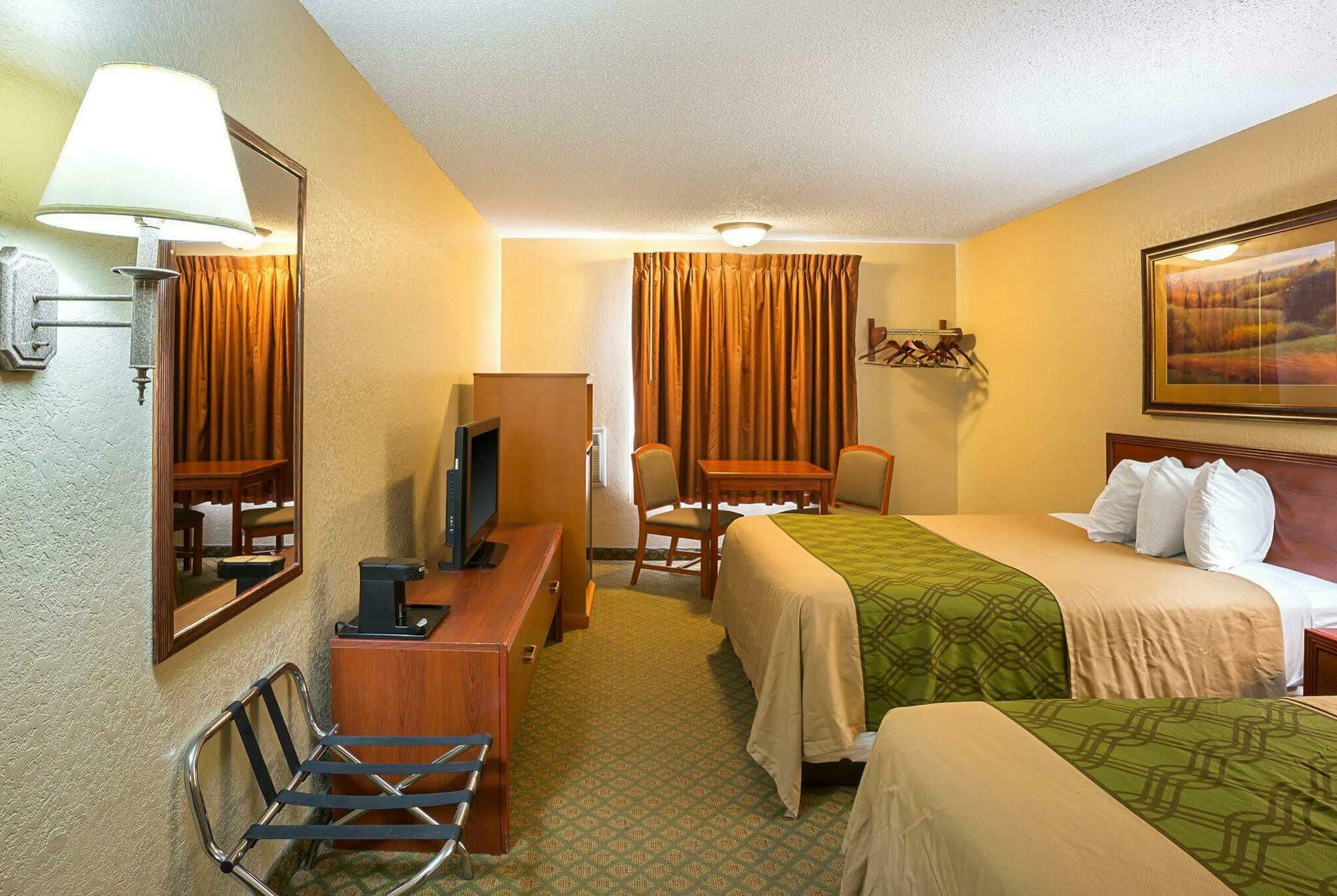 Rodeway Inn & Suites Карни Экстерьер фото